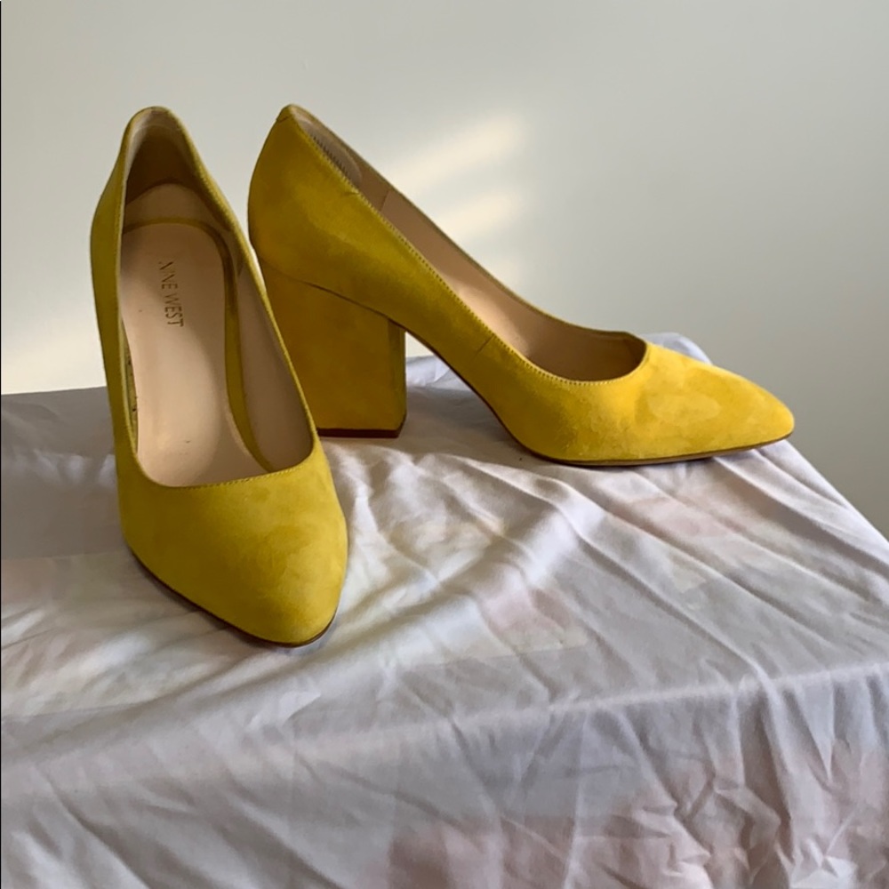 Yellow suede heals